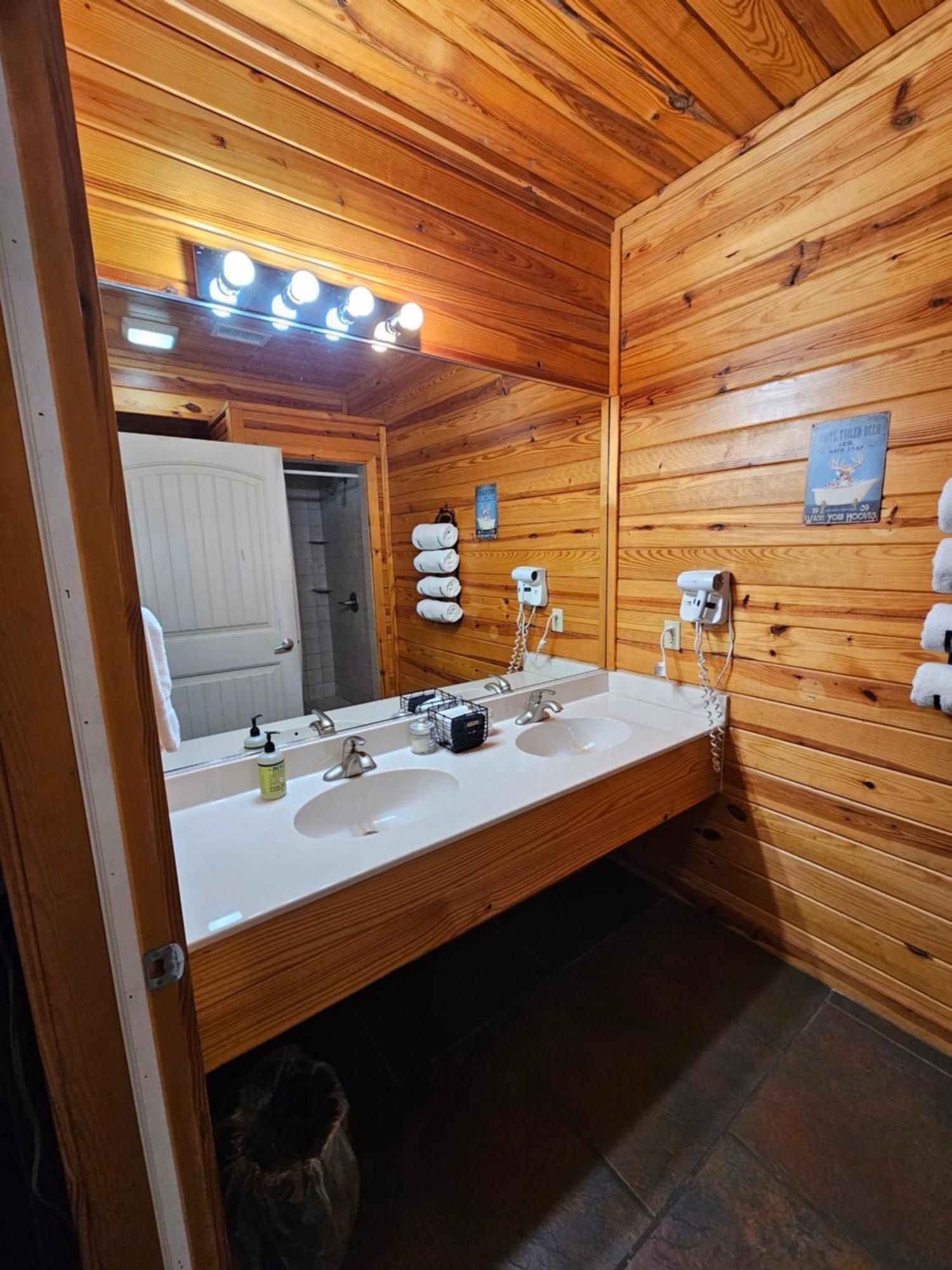 5 Min To Beaver Lake-King Bed-Fire Pit-Jetted Tub #1 Eureka Springs Exterior foto