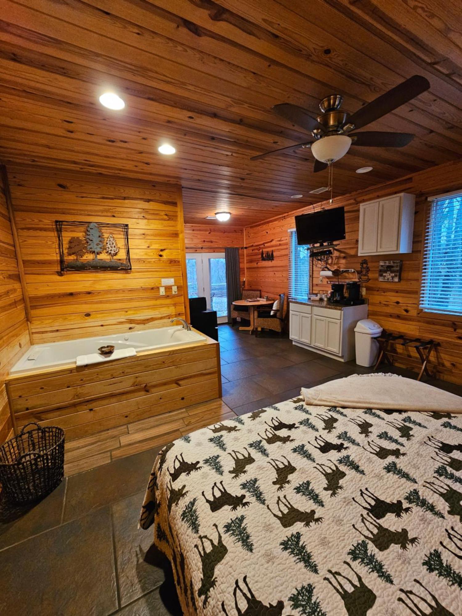 5 Min To Beaver Lake-King Bed-Fire Pit-Jetted Tub #1 Eureka Springs Exterior foto